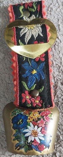 Vintage mini brass cow - brass,