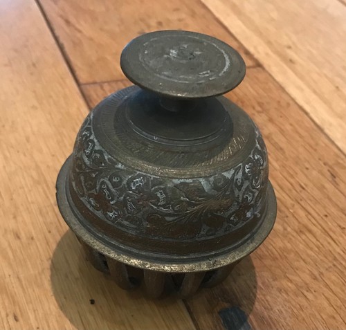 Elephant claw bell with - elephant,