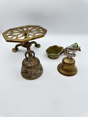 Various vintage brass items - vintage,